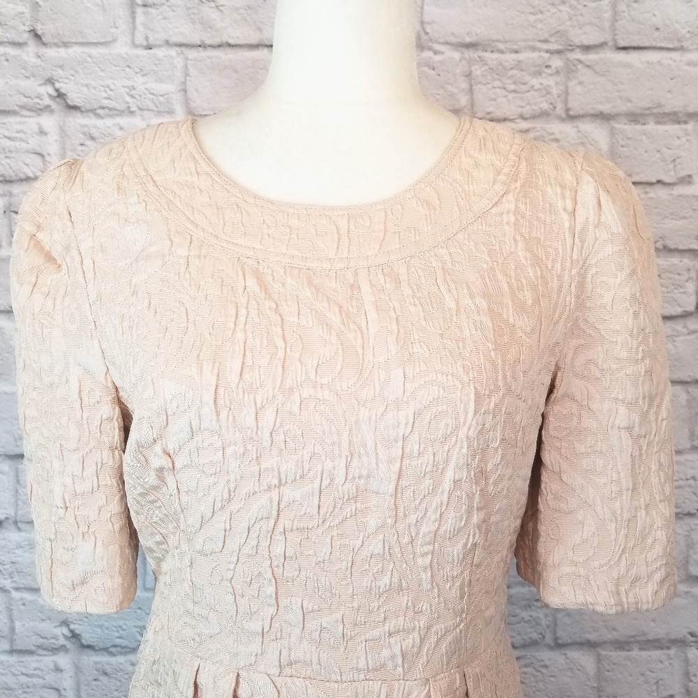Darling dress cream brocade short sleeve scoop neckline back zipper size M - Picture 4 of 9